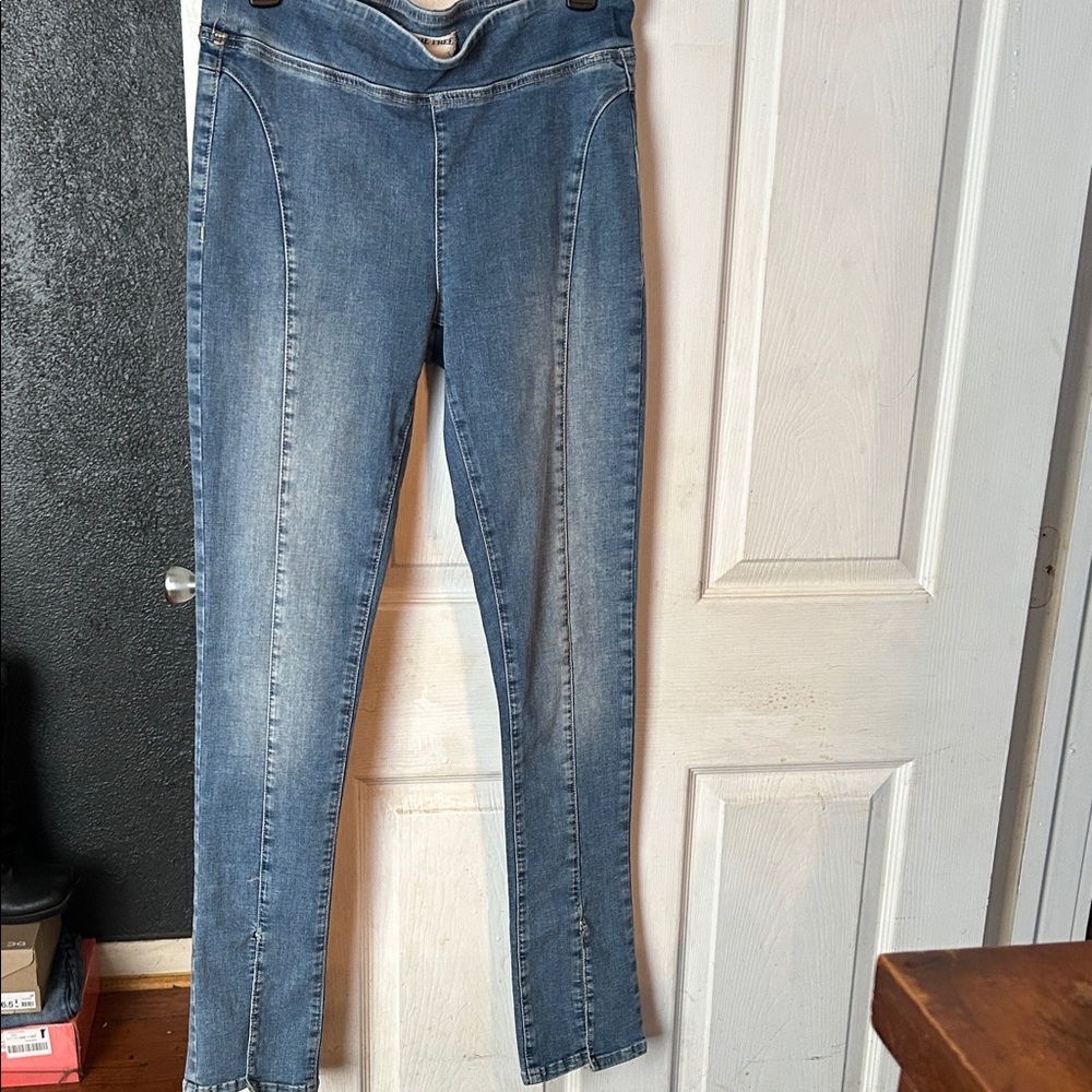 WE THE FREE by Free People   Women’s Penny pull on Blue Jeans